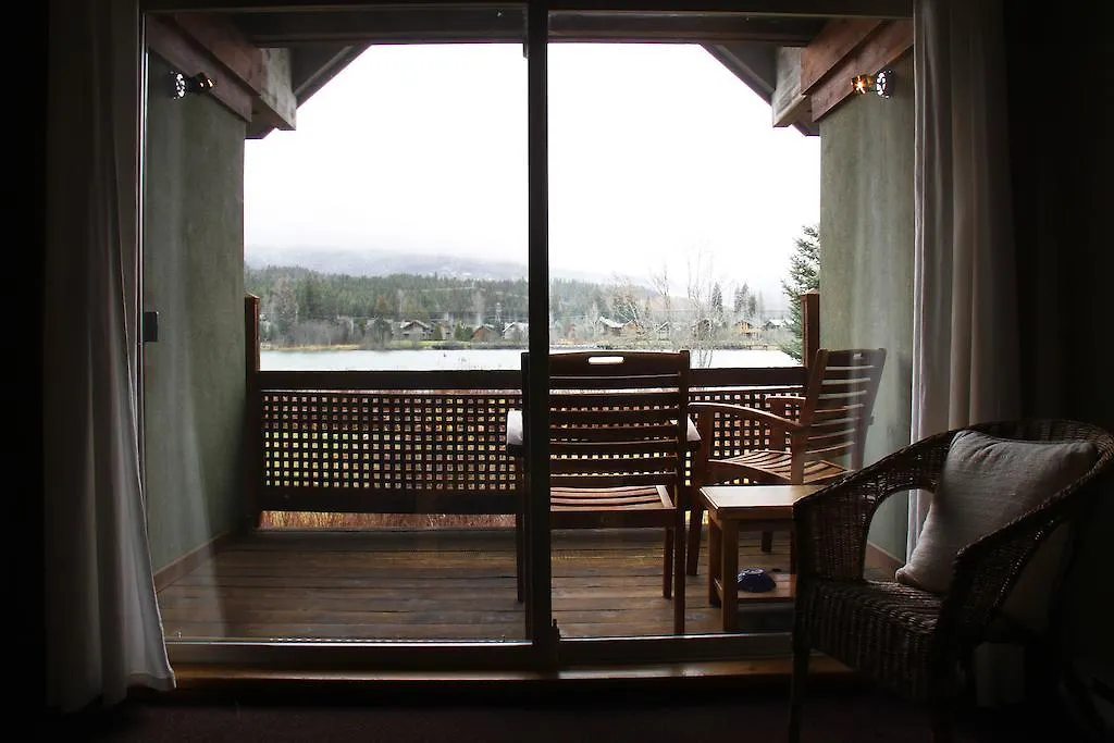 Edgewater Lodge Vancouver 3*,  Canada